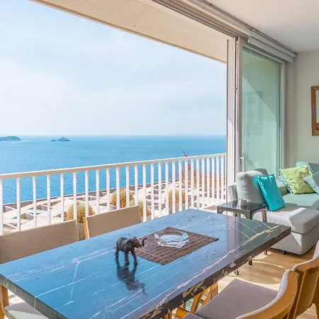 Luxury 4 Bedroom Flat With A Fantastic Sea View Appartement *