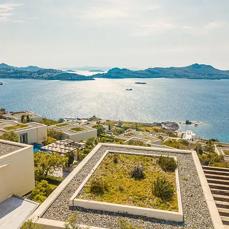 Luxury 4 Bedroom Flat With A Fantastic Sea View *